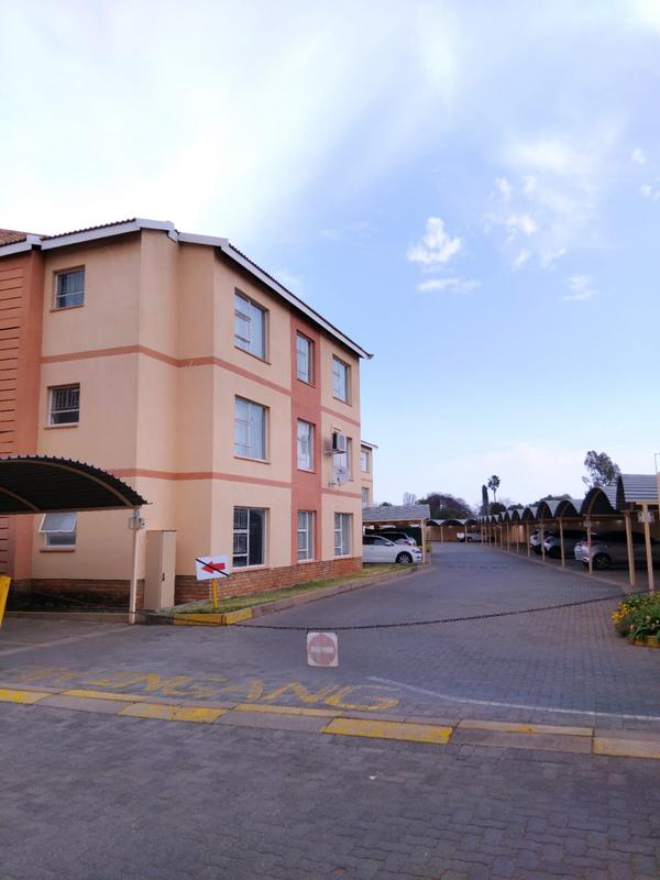 To Let 1 Bedroom Property for Rent in Kannoniers Park North West